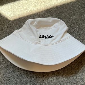 Bride bucket hat